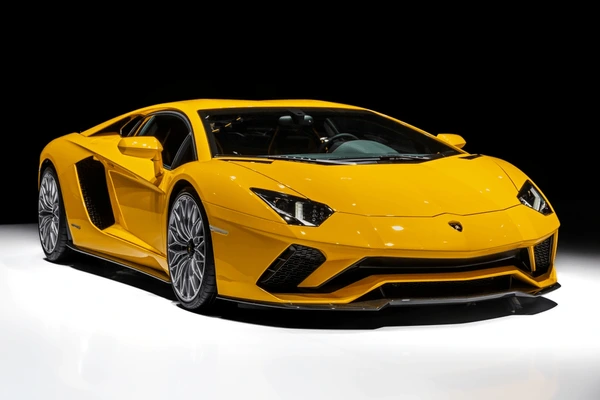 Mobil Lamborghini: Ikon Performa Dan Desain Otomotif