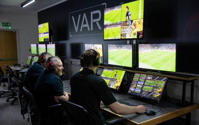 Dampak Teknologi VAR Dalam Sepak Bola Modern