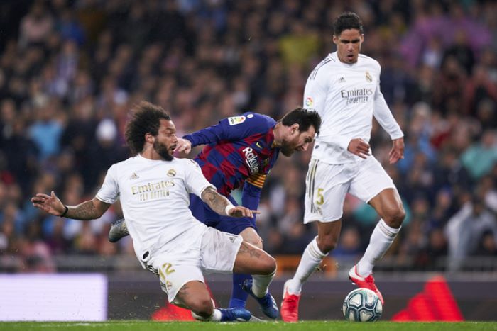 Strategi Bertahan Dan Menyerang Yang Efektif Di Sepak Bola